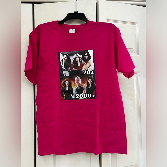 ⭐️NWOT - Pink T-Shirt - Iron-On Charlie's Angels 1970s & 2000s - Size Large - Picture 1 of 4
